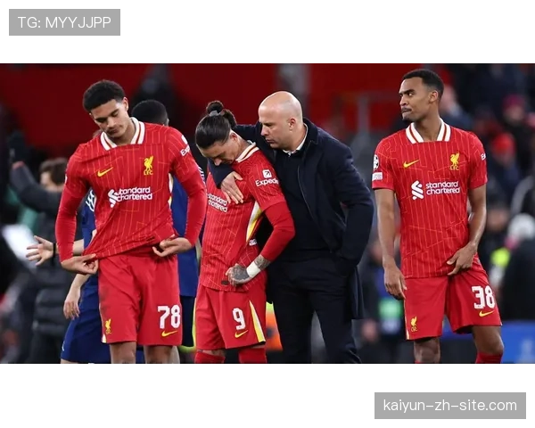 利物浦三后卫体系被巴黎边路冲击瓦解，斯洛特战术调整失效